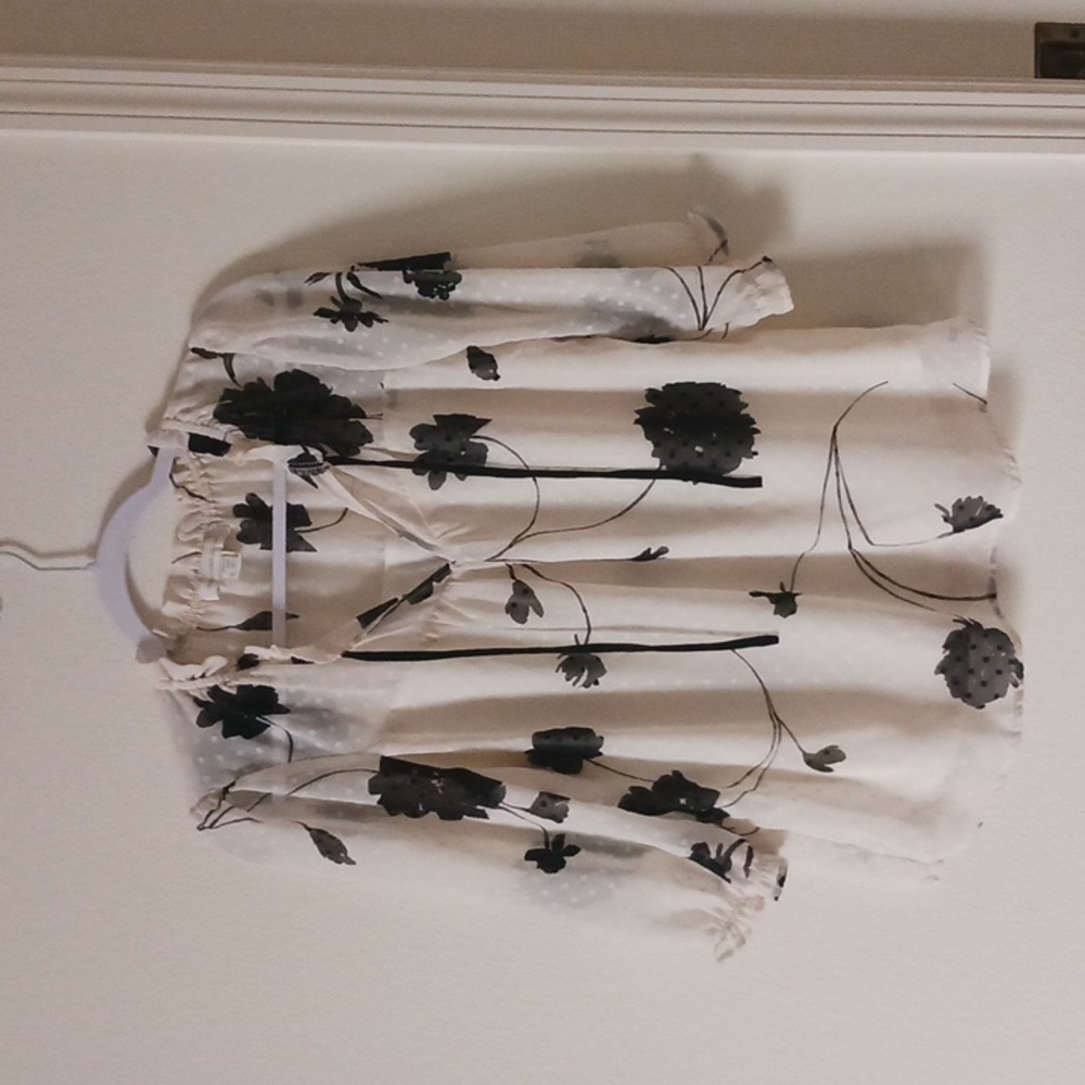 Monteau Cream and Black Floral Blouse